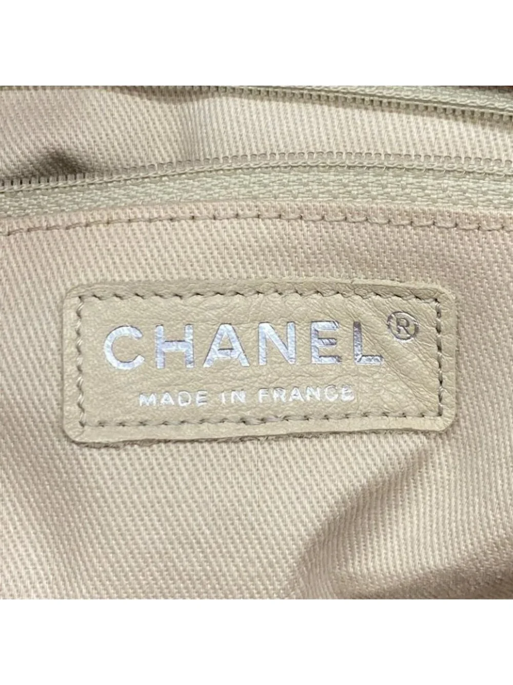 Chanel Chain Quilted Lambskin Red Silver Tote - Picture 5 of 9